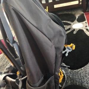 brand new never used high sierra pathway 40 bag.